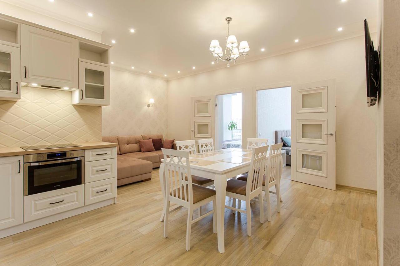 2-Roomed Apartment With Living Room Odessa Dış mekan fotoğraf
